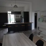 Maison De 100 M2 Equipee De 4 Chambres. *