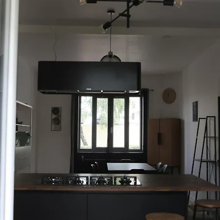 Maison De 100 M2 Equipee De 4 Chambres. *