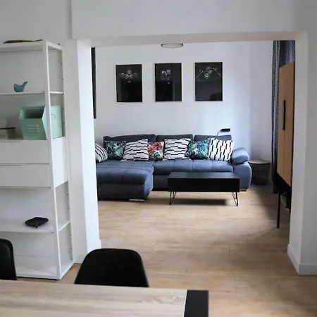 Maison De 100 M2 équipée De 4 Chambres. *