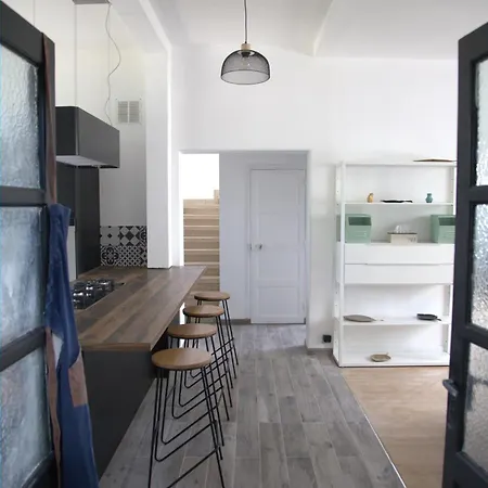 Maison De 100 M2 Equipee De 4 Chambres. * Valence (Drome)