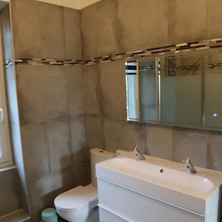 Villa Maison De 100 M2 Equipee De 4 Chambres. *