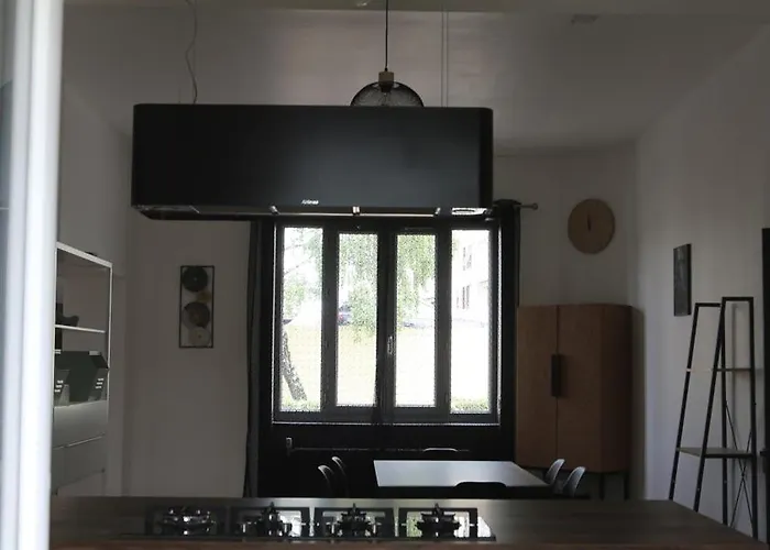 Maison De 100 M2 Equipee De 4 Chambres. *