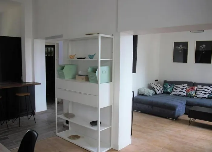 Maison De 100 M2 Equipee De 4 Chambres.