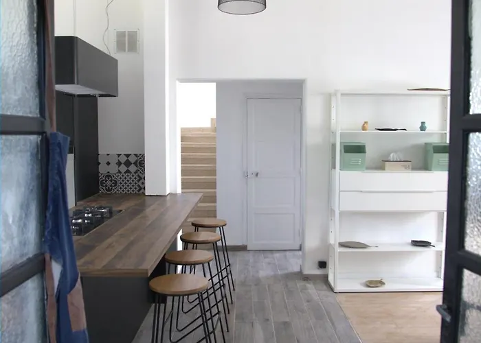 Maison De 100 M2 Equipee De 4 Chambres. * Valence