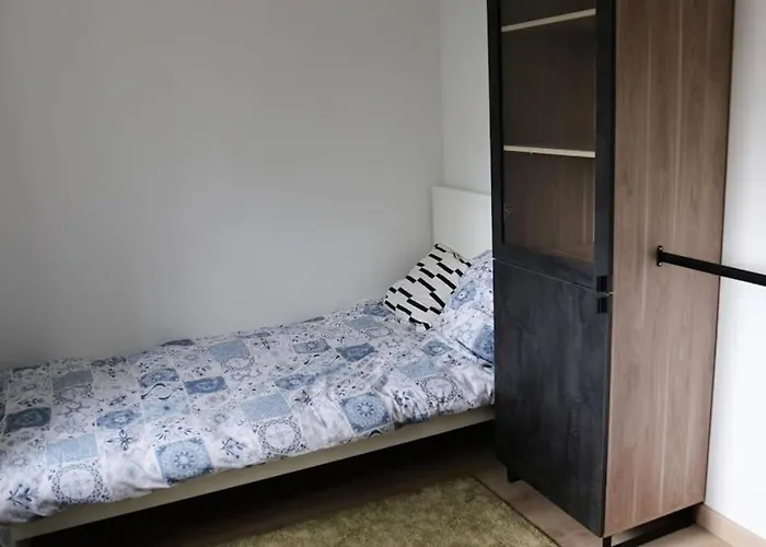 Maison De 100 M2 Equipee De 4 Chambres. Villa Valence