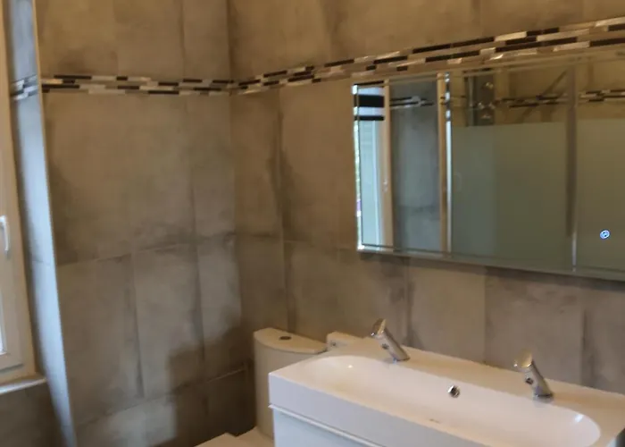 Villa Maison De 100 M2 Equipee De 4 Chambres. *