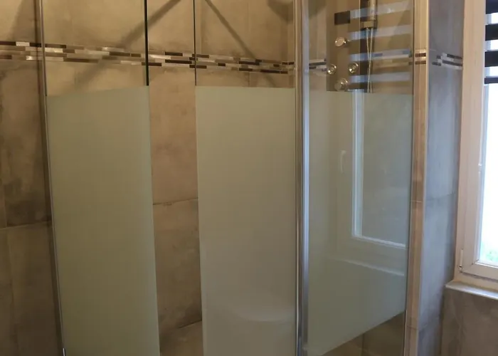 Maison De 100 M2 Equipee De 4 Chambres. Villa *